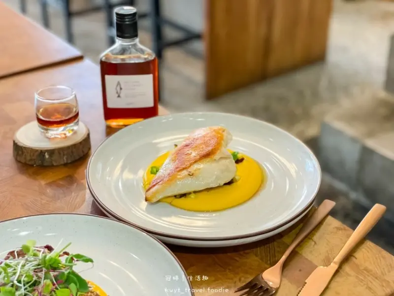 【迴鮭 Return Gourment Food】2021西屯區約會聚餐餐廳推薦，隱身教師新村老宅質感午餐晚餐｜最新菜單