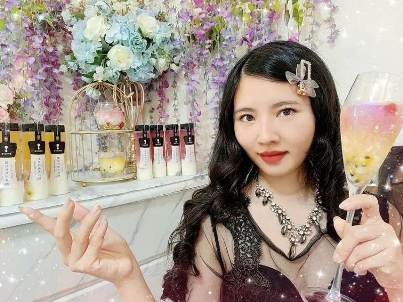 8more銀耳優格雪克飲⭐️鮮美水果+優格+素食界的燕窩⭐️百香果銀耳優格雪克飲清甜雋永 ⭐️蔓越莓銀耳優格雪克飲甜美馥郁~中秋送禮推薦~磅礡大氣極美飲品!優質水果添加~濃醇美味可口!愛美的男神女神必