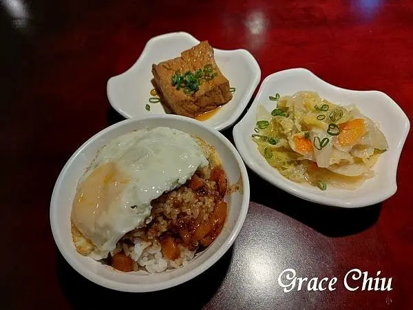 大稻埕魯肉飯~魯肉飯油香味濃膠質滿滿