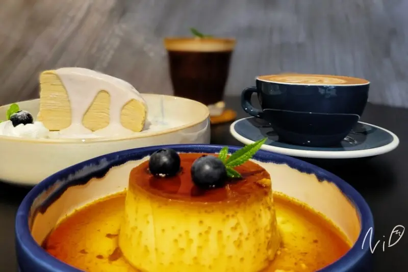 [嘉義東區]Forward Roasters / 往前咖啡製作所。搖滾檸檬紅茶咖啡&奶香芋泥千層&法式焦糖布丁