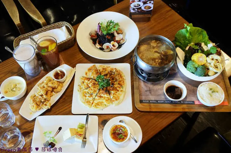 高雄義式【走廊倉廚 壹號倉】凍寒天氣麻油雞鍋超暖身.墨魚海鮮義麵超特別│團體聚餐│春酒尾牙│岡山美食 - Fresa芙芮莎♥莎旅憶食