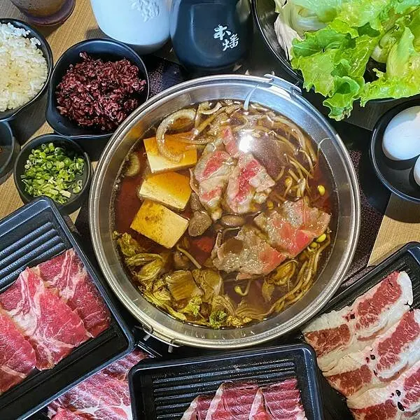 『桃園中壢|本燔野菜農場』Google評論4.4顆星高評價 高CP值壽喜燒吃到飽