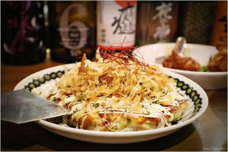 [高雄苓雅]手刀串燒shutou kushiyaki|日式文青居酒屋，唐揚炸雞、平成炒麵、串燒、大阪名物御好燒