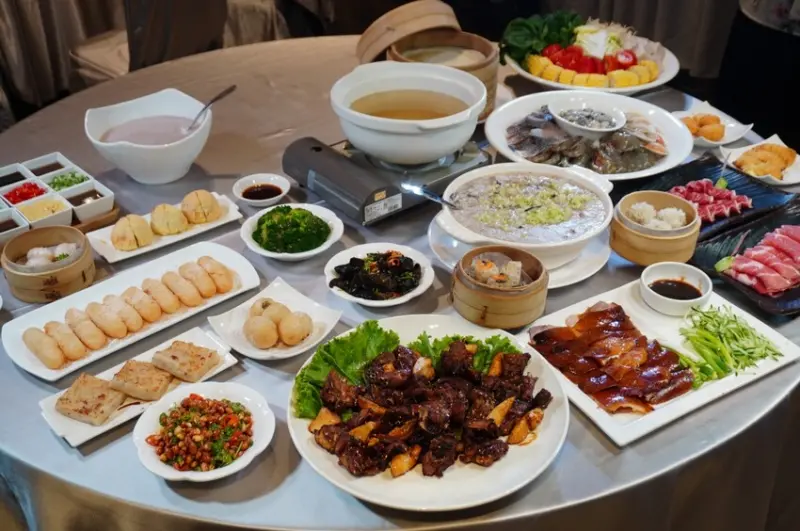 高雄 麗尊酒店 飄香潮汕火鍋全鴨宴- 創新吃法的組合餐饗宴 | 高雄火鍋推薦 | 高雄聚餐餐廳推薦 - 湯姆仕-吃喝玩樂最重要