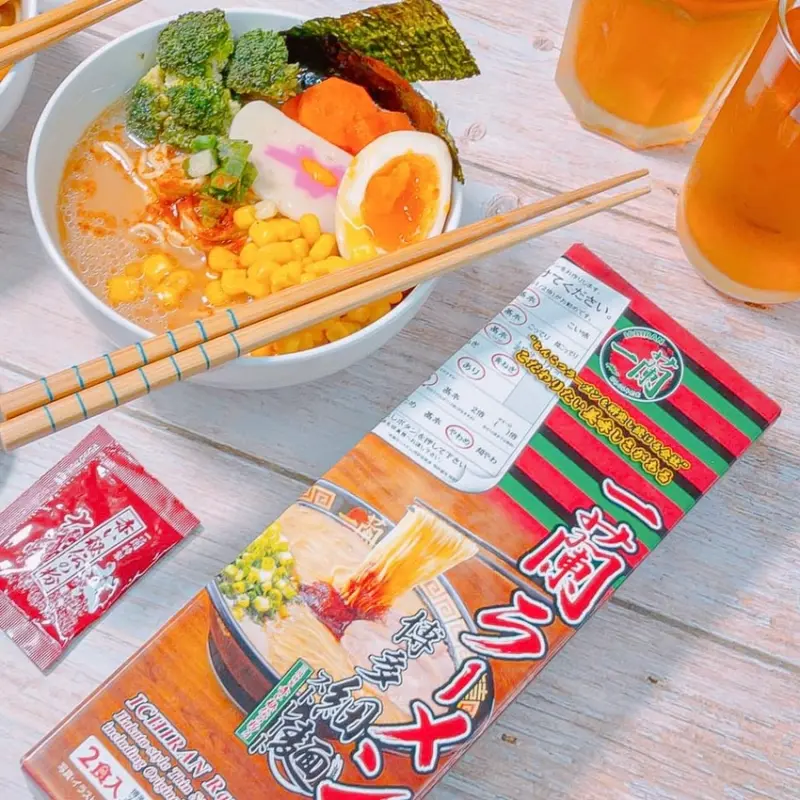 5分鐘自己快速煮一蘭拉麵，宵夜想吃豚骨濃湯拉麵也沒問題 | 【宅配美食】一蘭拉麵