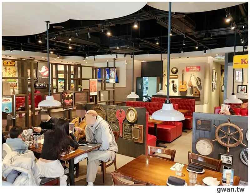 台中懷舊美式牛排館，用餐不限時，還可以打免費遊戲機！