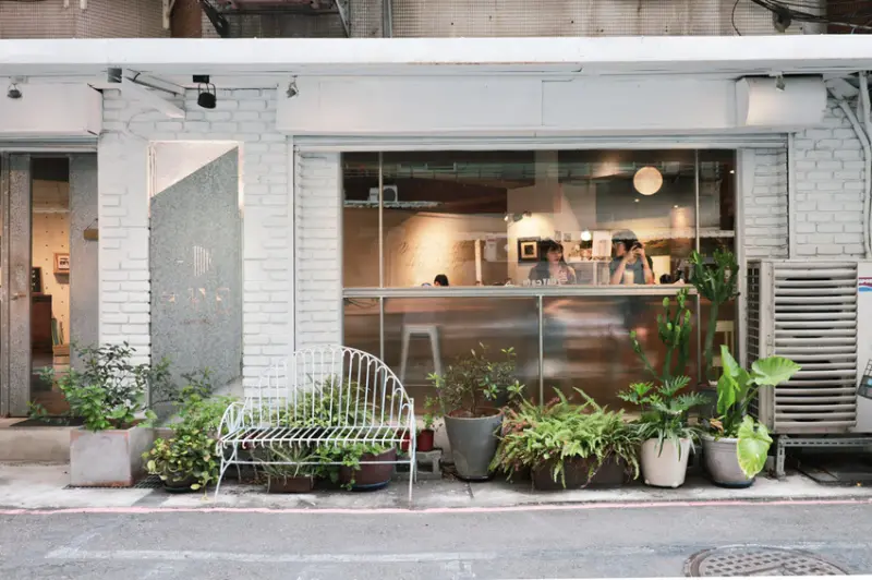  捷運六張犁站美食推薦：休習日 Z Day Cafe/ WalkerLand窩客島整理提供 未經許可不可轉載