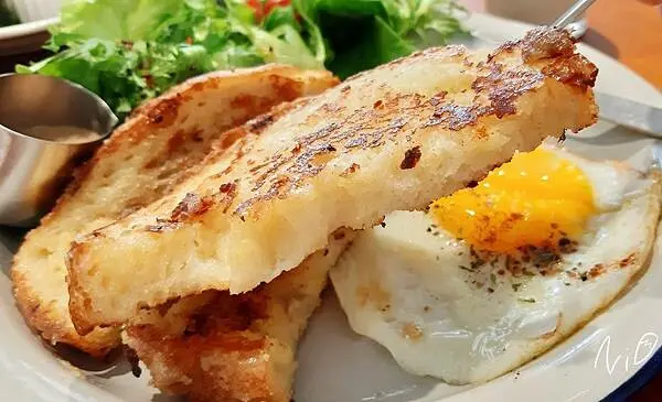 [嘉義東區]暖肚皮咖啡。家常雞肉燉菜大豐盛早午餐。自由小朝食(已歇業)