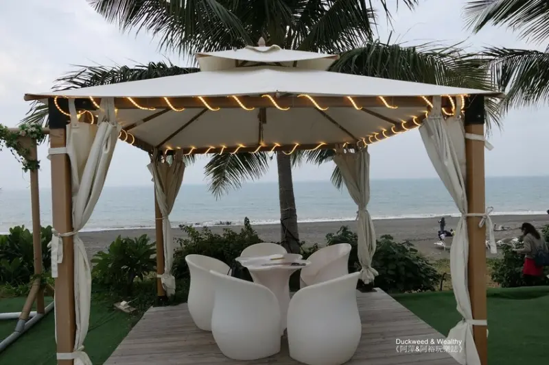 【屏東景點】『愛琴海岸海景咖啡餐廳』∣ 唯美熱帶島嶼風情浪漫破表∣無敵蔚藍海岸超美視野