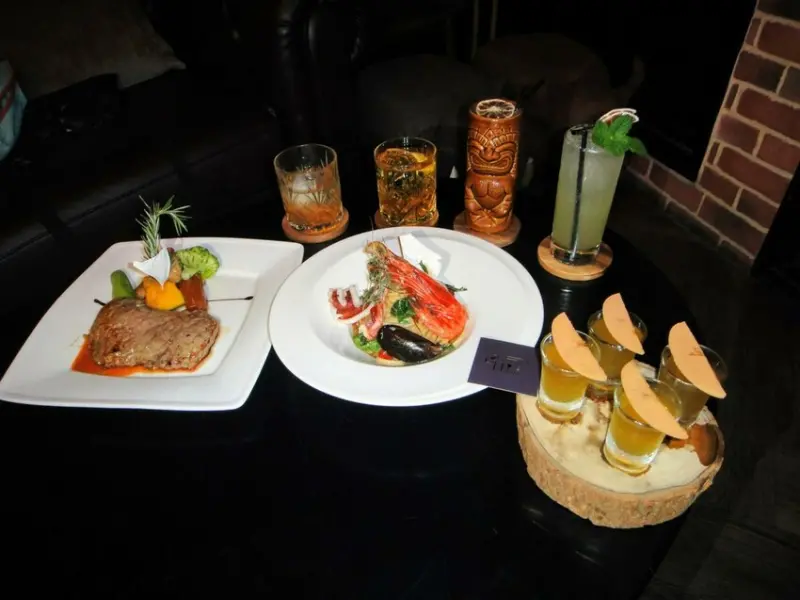 【美食】台北市東區餐酒館推薦「悄悄話餐酒館」大安區聚餐推薦，牛排、海鮮 各式調酒微醺也美味