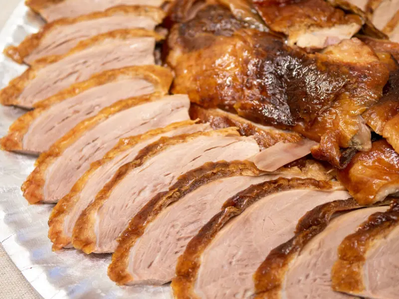 台北市北投區【美食】石牌美食京城烤鴨承德店，新推出黃金套餐，吃烤鴨還可以搭配薑母鴨！