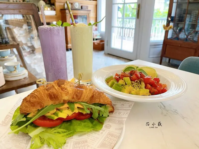 漫漫拾光 英倫茶館，隱藏在市區古典歐風西洋骨董家飾，酪梨輕食蔬食餐廳，下午茶司康專賣店 - Cyndi love’s 享食天堂