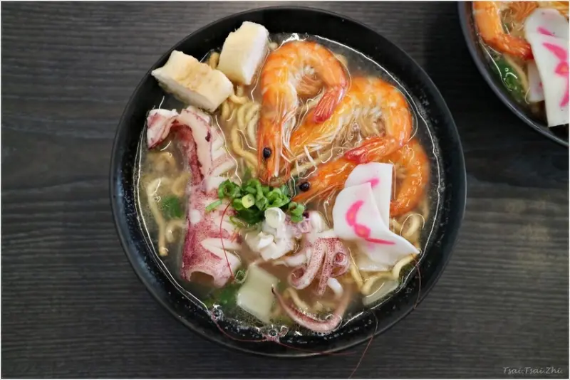 [台南中西區]水仙宮古早味鍋燒麵|超澎派海味十足，隱藏版：鮮蝦小卷鍋燒意麵（不含炸物）