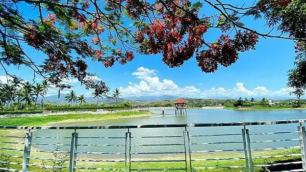 發現綠寶石之美│高雄美濃湖中正亭│環湖步道微笑棧橋│飽覽美濃湖光山色美景