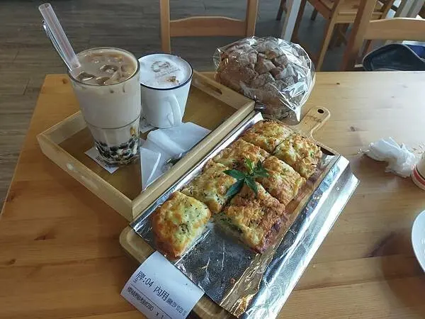 新竹峨眉黃金傳說窯烤麵包坊~近峨嵋湖步道~彌勒佛殿~新竹一日輕旅~