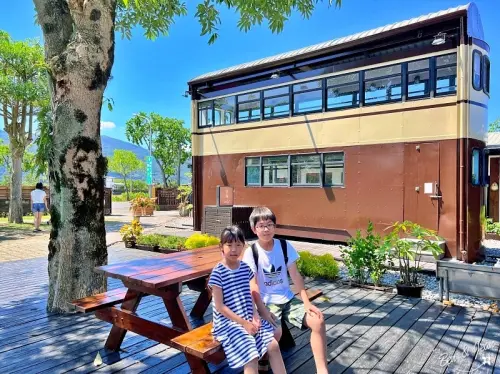 宜蘭美食推薦》里海咖啡~日式鮮魚定食料理超新鮮  環境寬敞舒適超好拍  免費停車場超方便