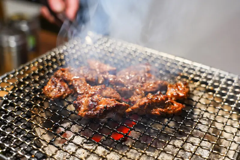 宜蘭縣宜蘭市愛烤愛對囉》燒烤吃到飽餐廳，平日午餐限定499元，和牛.肋眼牛排.東石生蠔.石斑魚甘露煮.韓式燒烤、燒肉串