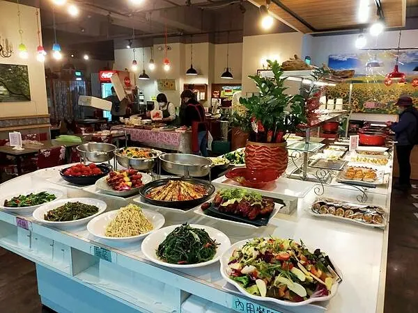 新北板橋~八德素食園~內用可選2種吃法~吃到飽 & 秤重~還有便當外賣~