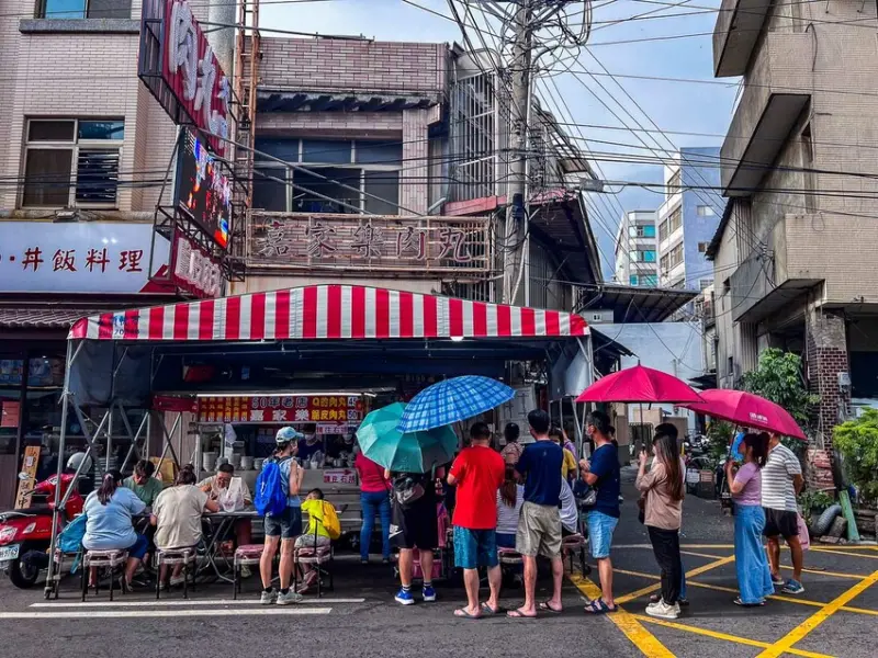 台中市大甲區嘉家樂肉圓｜下大雨也要排！肉圓包豬排？在地經營五十年肉圓老店