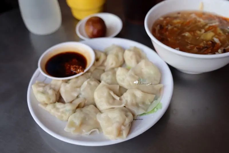 台南美食 | 穎川水餃  水餃每顆3元 配碗湯品或紅茶  吃飽不用百元