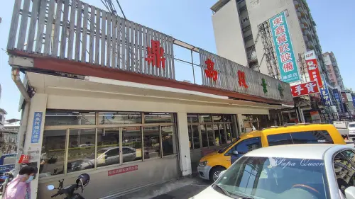 台中東區｜素食 鼎高段素食館 -火鍋、現炒、簡餐、麵食以及親切親民銅板小菜