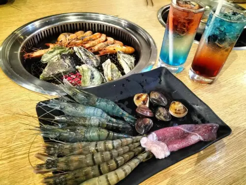 燒肉控+海鮮控的天堂還可以自由加價升級-嘉義好客燒烤