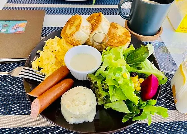 桃園南崁超人氣早午餐【吾家灶咖】隱身南崁巿場巷弄內早午餐/清新文青風有質感咖啡廳/招牌必點早午餐拼盤180元起/桃園CP值高早午餐