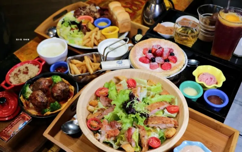 多一點咖啡 文化館‧文化中心最夯的早午餐，獨特手工製作餐點搭配mini吐司 百吃不膩口 - 敦 小 蓮の食旅錄