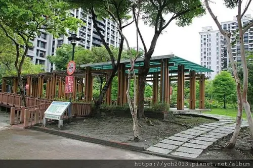 新莊頭前運動公園盛夏賞花