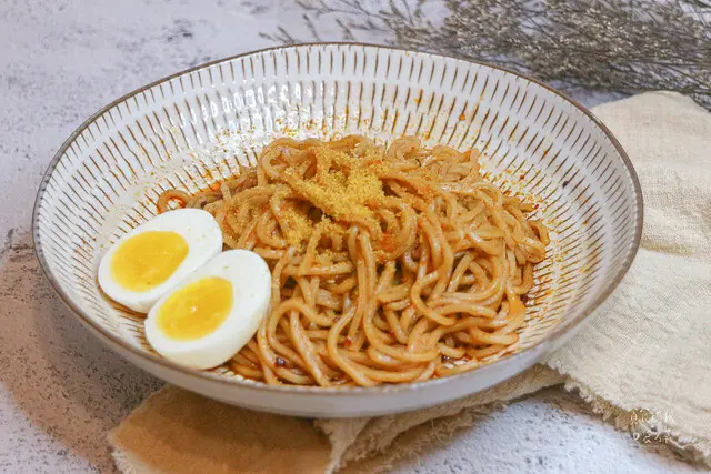 【宅配美食】新鮮看的見，金黃烏魚子入拌麵，滾水下鍋40秒起鍋麵條好Q彈｜鮮凍拌麵｜鯉魚好料理