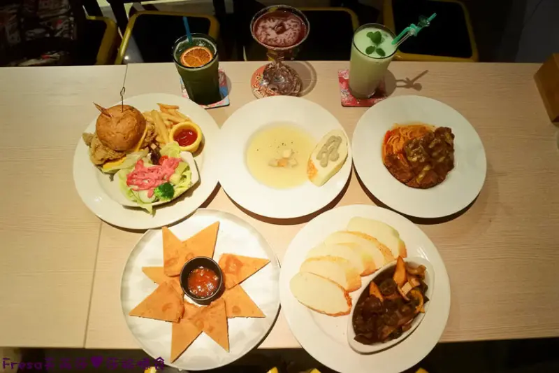 台南義式【胖廚西式音樂餐廳】義美創意料理小酌夜晚.假日現場駐唱氣氛更歡樂│台南火車站│北區美食