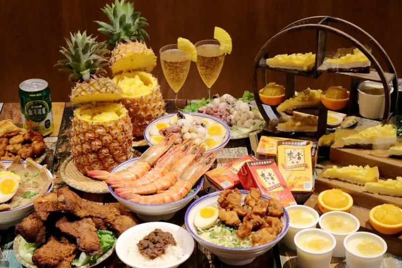 超狂拉麵吃到飽,炸物.溏心蛋.各種鳳梨甜點鳳梨啤酒新鮮鳳梨隨你吃只要$399真的超佛心,中壢火車站美食推薦♥