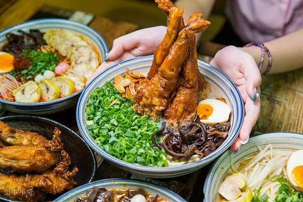 中壢美食拉麵推薦-酥炸田雞與美味拉麵的邂逅，一場在美味拉麵裡上演的水上芭蕾舞，Show Time！（邀約