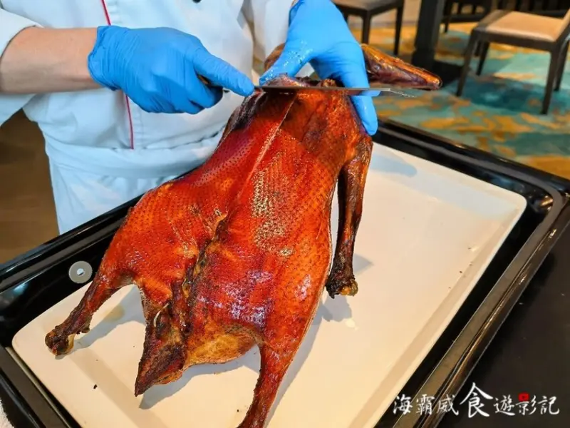 粵亮廣式料理●台北六福萬怡酒店【神仙乾坤燒鵝】片皮鵝、松露鵝油細粉、桂花醬鵝腿、津白鵝湯 一鵝四吃超滿足