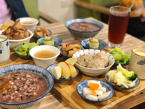 【宜蘭羅東美食】一日一粥￭九宮格 x 養生粥品早午餐，輕盈清爽的一餐║宜蘭美食、羅東美食、宜蘭早午餐、宜蘭羅東美食