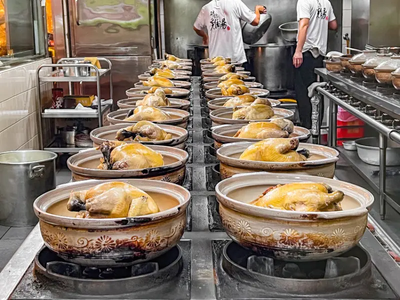 驥園川菜餐廳｜光靠雞湯就撐起全場，號稱最好喝的砂鍋雞湯名店！