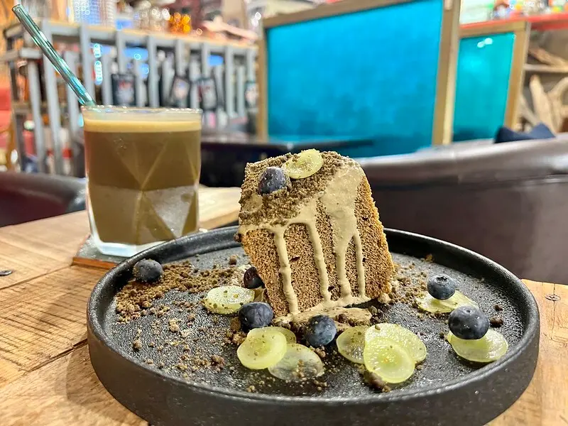 【台灣，基隆市，仁愛區】金派甜點，這就是你在找的服飾店甜點店。（基隆美食/基隆甜點店/空白服飾&金派甜點&SWC手工皮件/網美咖啡店/基隆下午茶）