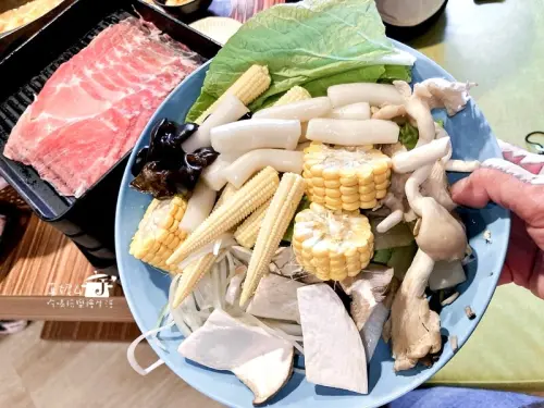 新店吃到飽│呼穀壽喜燒$388.$498雞豬牛.蔬菜.飲料.甜點吃到飽(附菜單.停車.低銷)