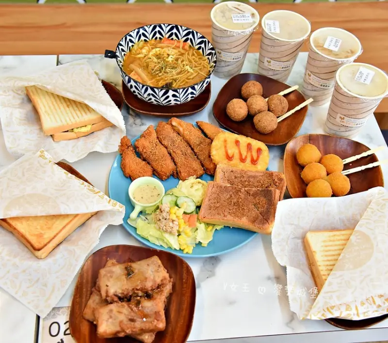 早安公雞農場晨食 土城店 ll 新品上市，用心將更美味的食材提供給客人，平假日營業時間都到下午三點，讓晚