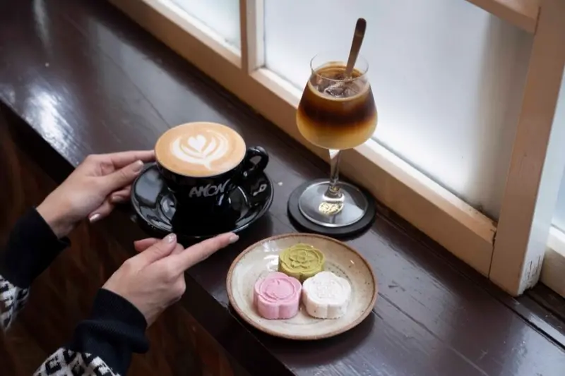 嘉義不限時咖啡廳｜AMON 咖啡所 在嘉義老屋咖啡廳好享受～還有在地傳統糕餅