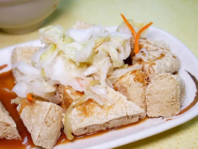 你猜最晚幾點還能吃到麵線和臭豆腐，答案是凌晨4點! 臭豆腐超推一定要來一份