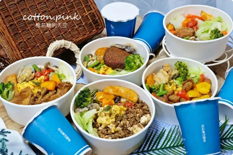 台中蔬食便當推薦|斐得蔬食外帶餐盒人氣超夯！最新口味植物肉排超厚超大塊～ - 棉花糖的天空