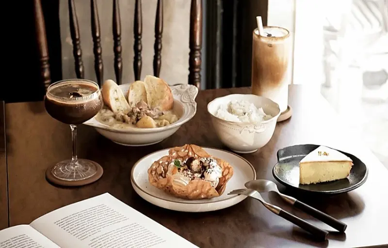 台中深夜咖啡館，Coffury Studio No.71全新風貌，歐風色系太迷人了！