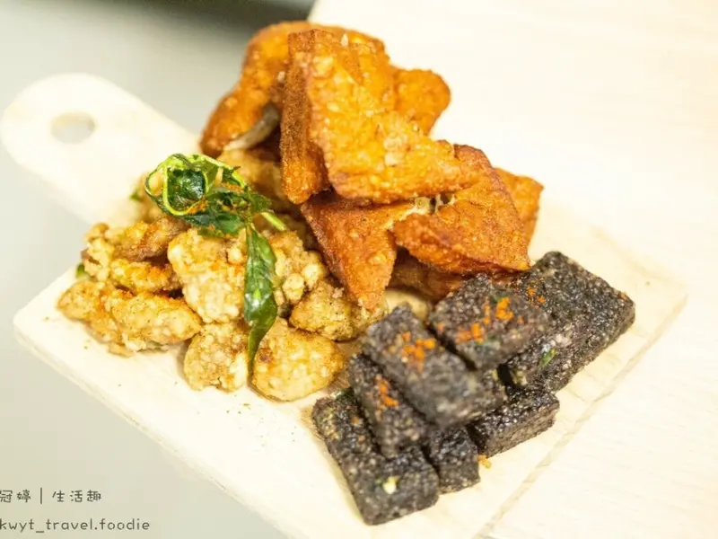 【熊掌香雞排】台中西區炸雞推薦，炸物10元起，邪惡宵夜Ft.問事中心！高評價鹹酥雞│菜單