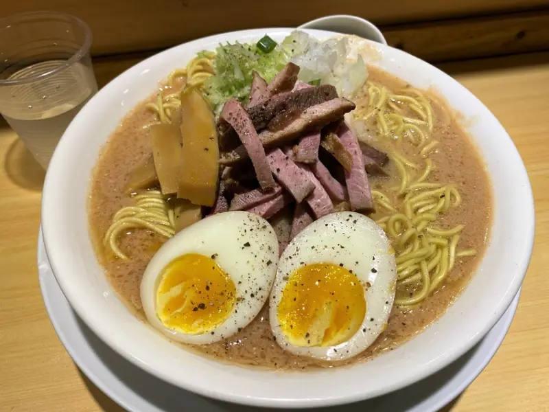 【台中 拉麵】東京醬油拉麵超極丸，男子漢口味超級神豬拉麵參上