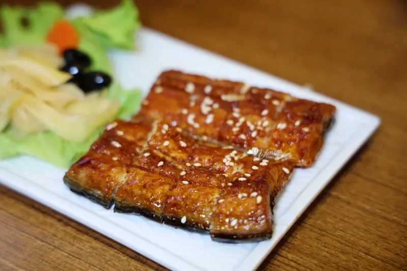 台南美食 | 比日屋日本料理  創意的泡菜豬排壽司及甘露香魚壽司