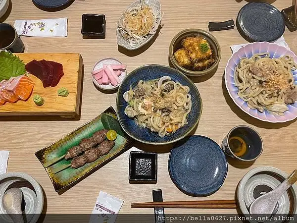 高雄日式料理推薦【八田源 Japanese cuisine】家庭聚餐及慶生最佳選擇。壽司燒烤多樣化料理應有盡有~