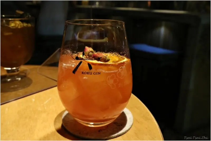 [高雄新興]小島茶酒Island Bar(小島公寓一樓)|選用臺灣水果為主軸的多種調酒飲品