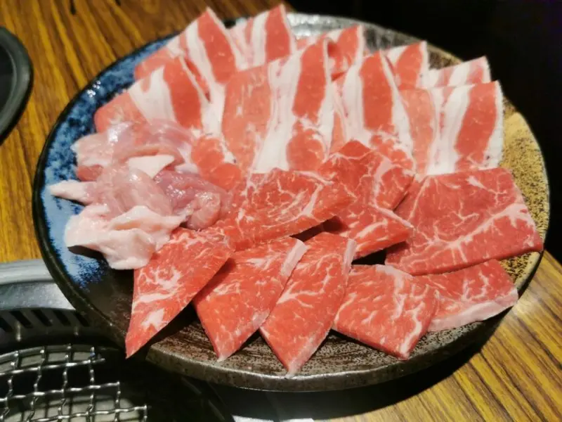 (雙連捷運站)一個人也可以開心吃燒肉,燒肉套餐369元起 火鍋燒肉一次滿足餐點價格實用讓你吃火鍋/燒烤也不用花大錢-源本家燒肉火鍋 @Nancy將的生活筆計本