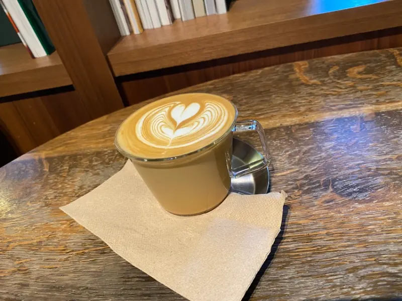 【台南 咖啡】鷲田咖啡吧 (washida coffee)，藏在粅粅書BBBooks 選物書店西裝頭的文青咖啡